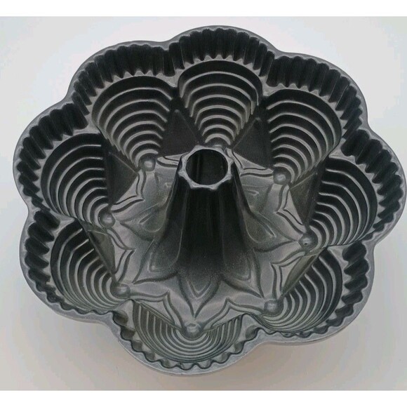 Nordic Ware Bundt Fiesta Party Pan Heavy Cast Aluminum 9" Made In USA! - Picture 6 of 6